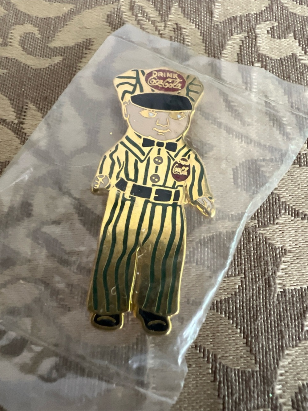 PIN - Coca Cola - Buddy Uniform Drink Soda Beverage